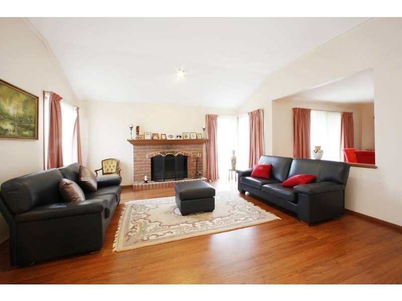 28 Murray Crescent, Rowville VIC 3178