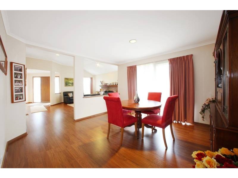 28 Murray Crescent, Rowville VIC 3178