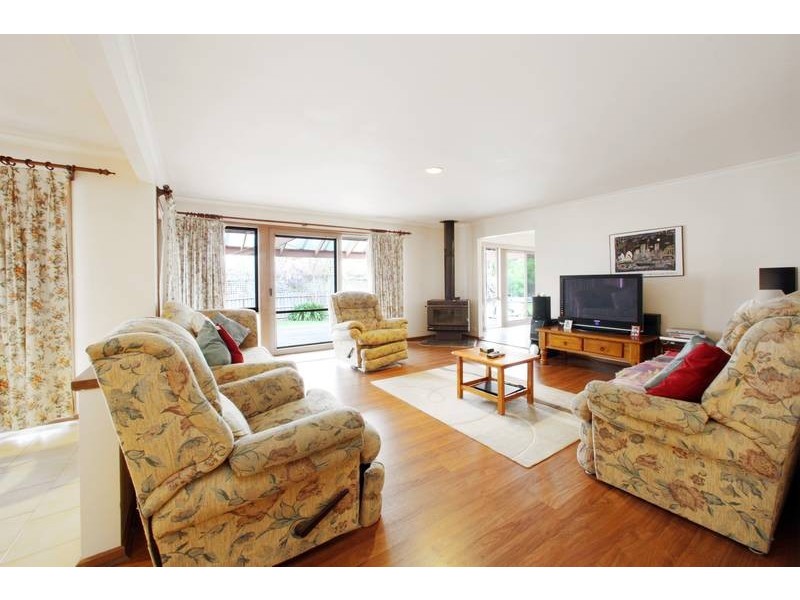 28 Murray Crescent, Rowville VIC 3178