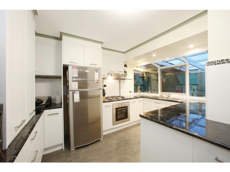 21 Metcalf Crescent, Rowville VIC 3178