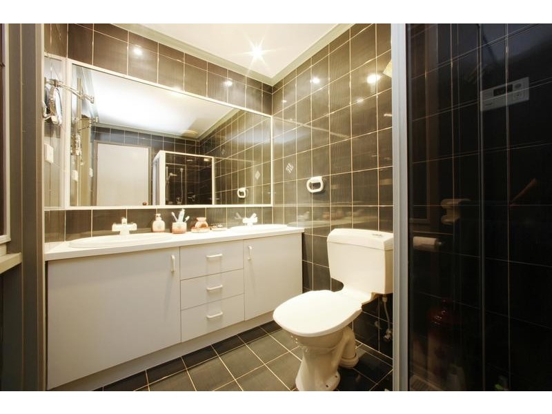 21 Metcalf Crescent, Rowville VIC 3178