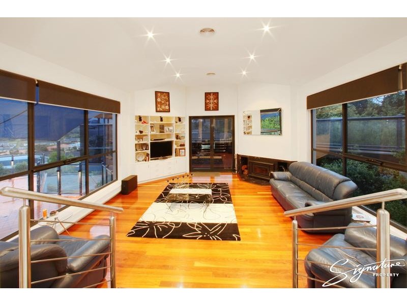 309 Hallam North Road, Lysterfield South VIC 3156