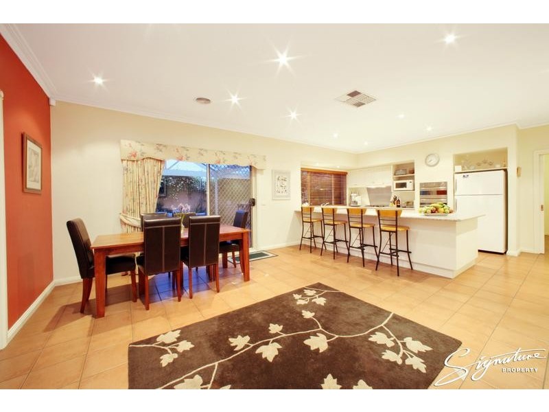 43 Wyandra Way, Rowville VIC 3178
