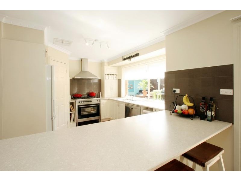 385 Dandelion Drive, Rowville VIC 3178