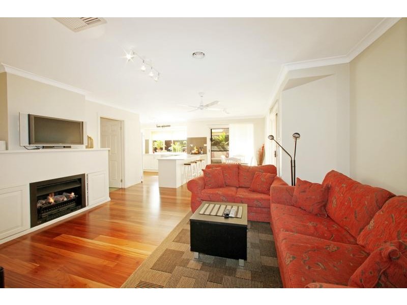 385 Dandelion Drive, Rowville VIC 3178