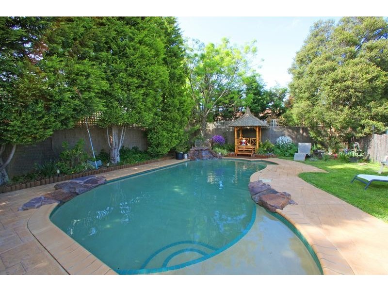 385 Dandelion Drive, Rowville VIC 3178