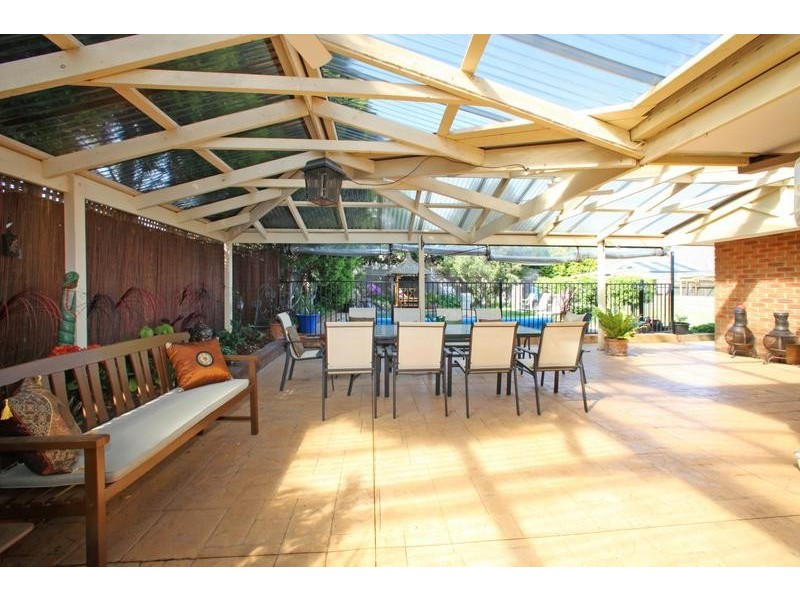 385 Dandelion Drive, Rowville VIC 3178