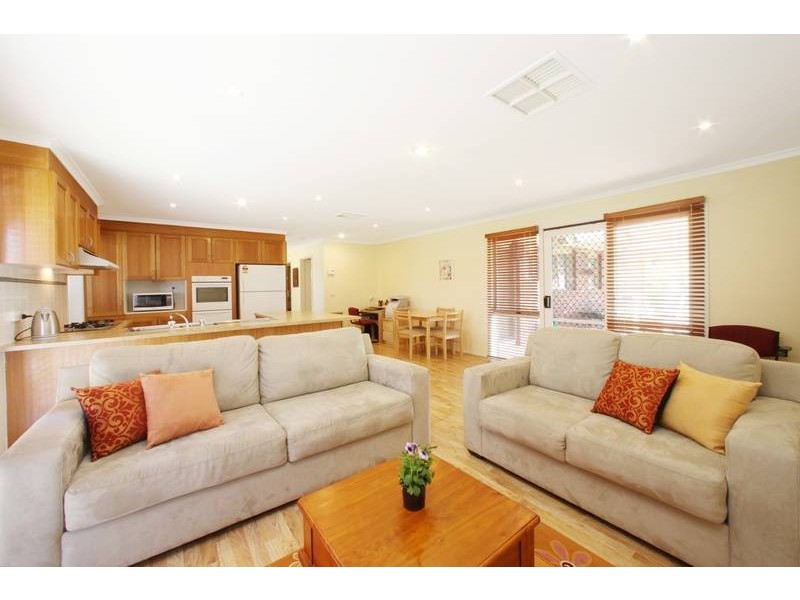 4 Village Court, Rowville VIC 3178