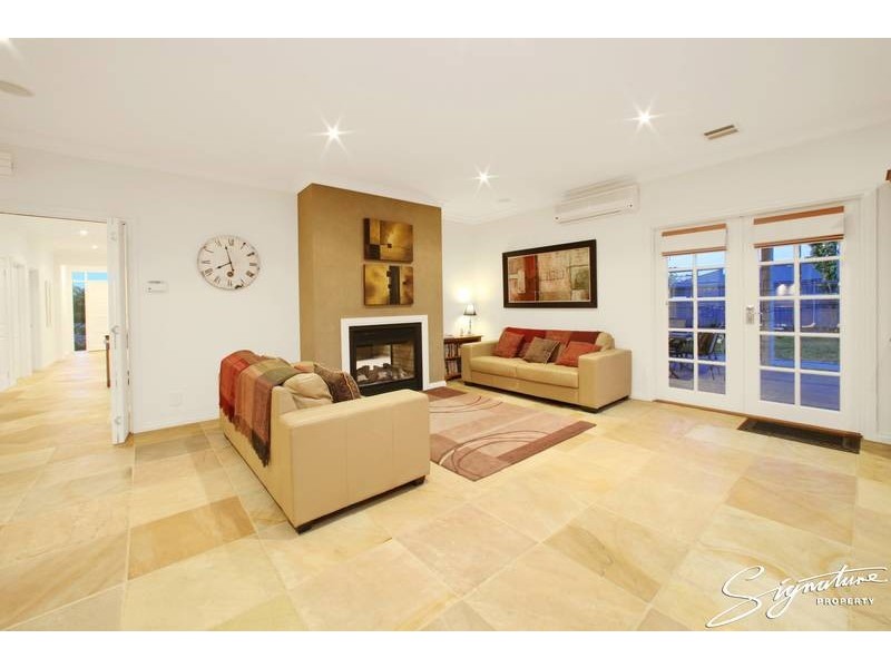 16 Claremont Way, Lysterfield VIC 3156