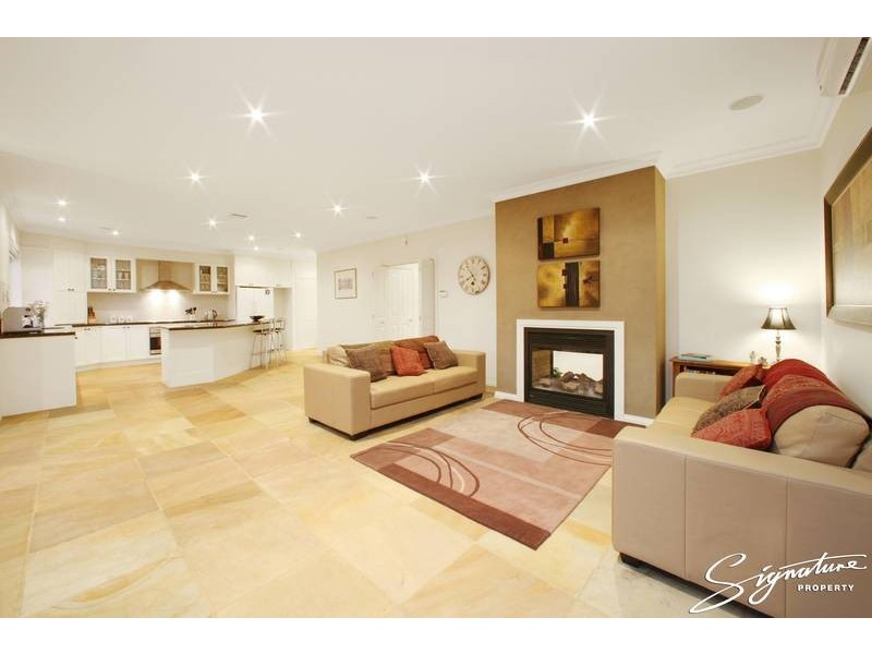 16 Claremont Way, Lysterfield VIC 3156