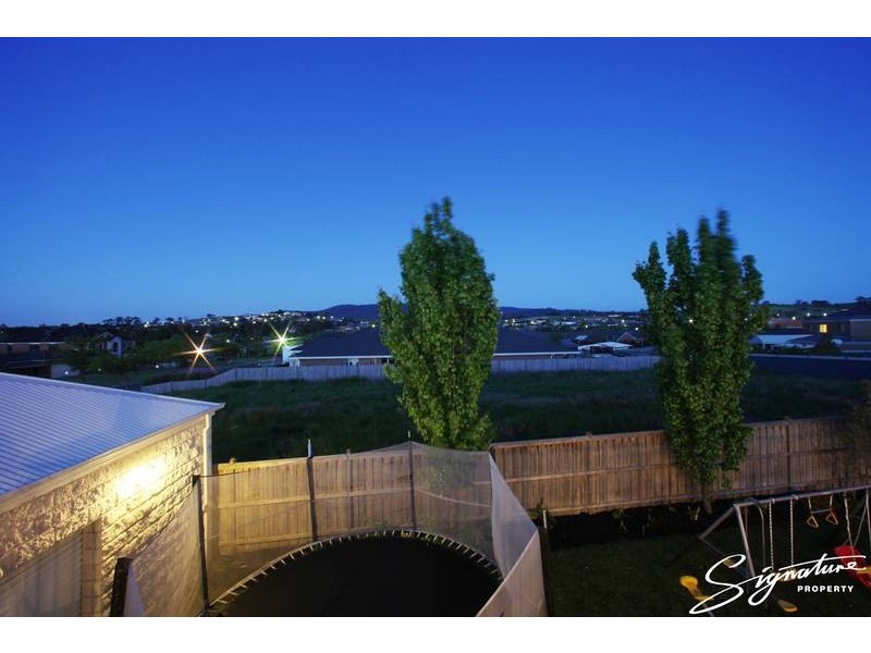 16 Claremont Way, Lysterfield VIC 3156