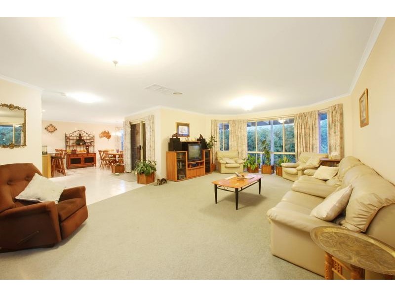 77 Oaktree Rise, Lysterfield VIC 3156