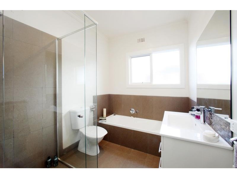 1/122 Glenfern Road, Ferntree Gully VIC 3156