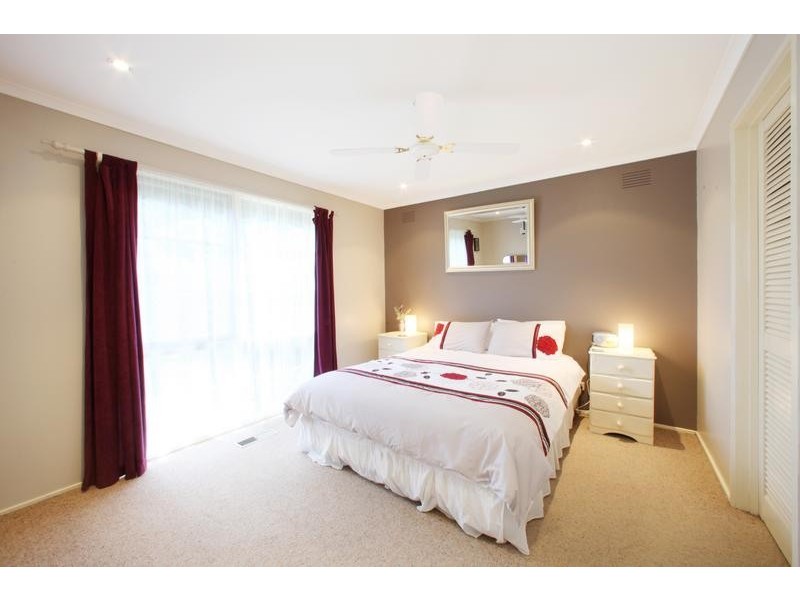 17 Dairy Lane, Ferntree Gully VIC 3156