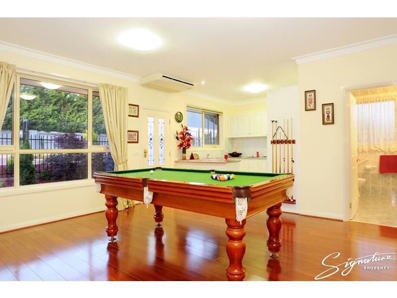 16 Forrest Hill Grove, Lysterfield South VIC 3156