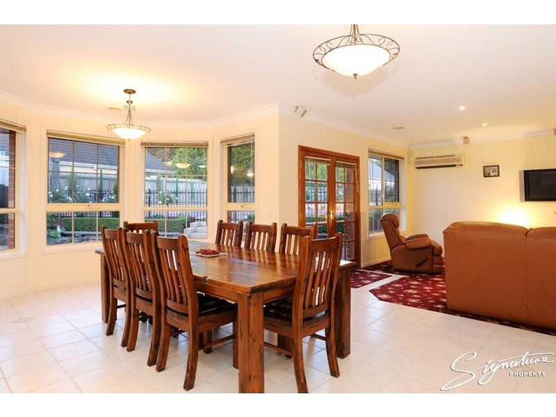 16 Forrest Hill Grove, Lysterfield South VIC 3156