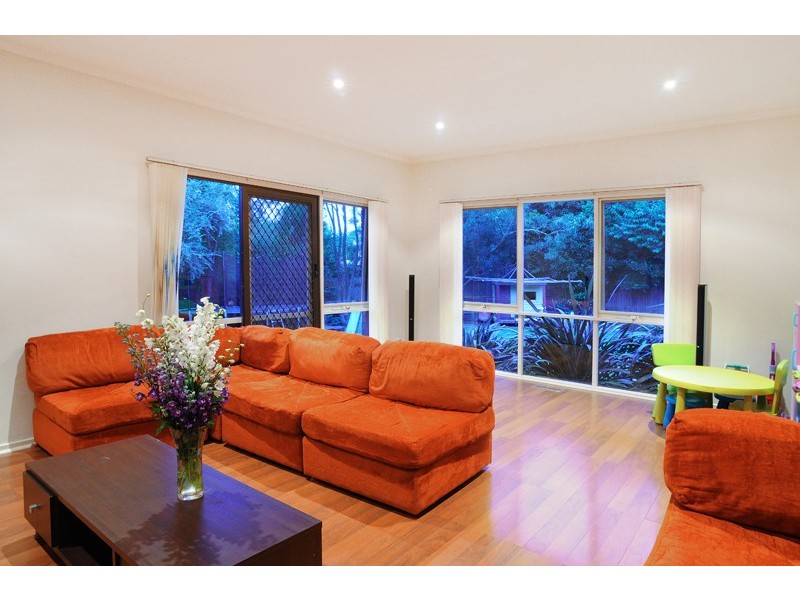 4 Oberwyl Close, Rowville VIC 3178