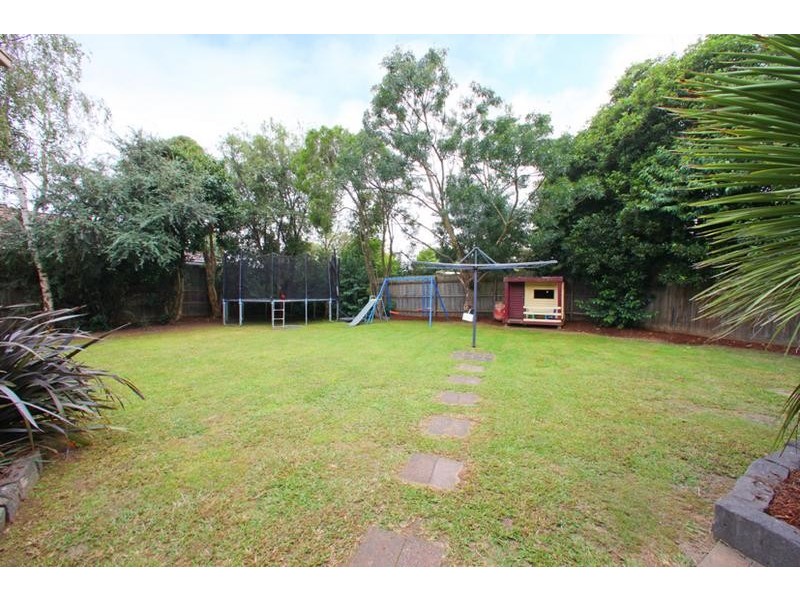 4 Oberwyl Close, Rowville VIC 3178