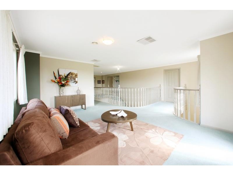 24 Rosewood Boulevard, Lysterfield VIC 3156