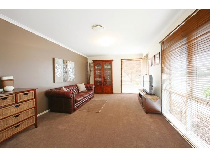 16 Lakesfield Drive, Lysterfield VIC 3156