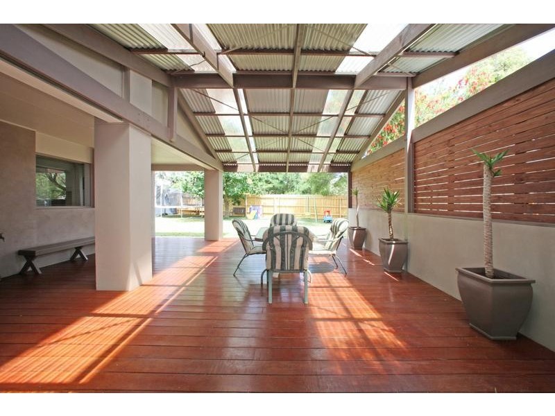 16 Lakesfield Drive, Lysterfield VIC 3156