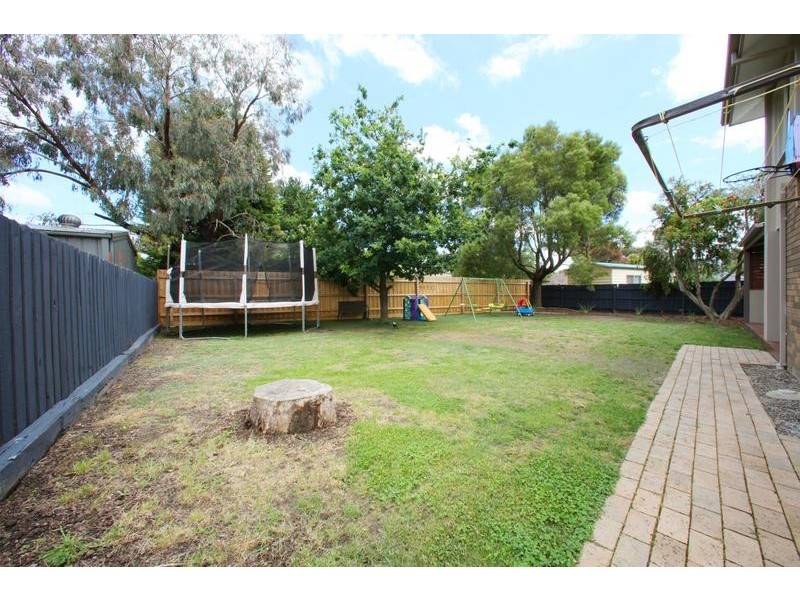 16 Lakesfield Drive, Lysterfield VIC 3156