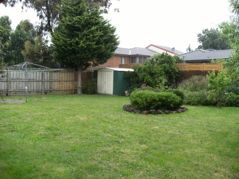 14 Chirnside Road, Berwick VIC 3806
