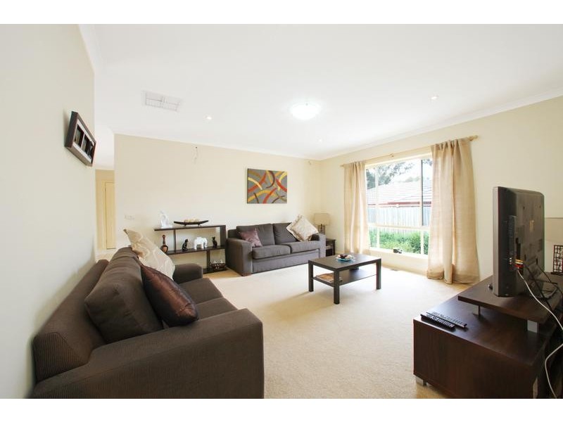 2/16 David Street, Knoxfield VIC 3180