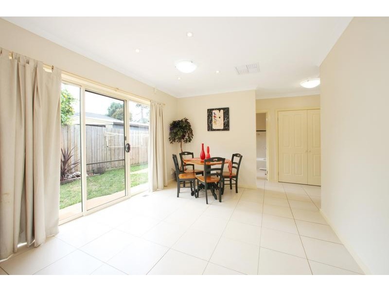 2/16 David Street, Knoxfield VIC 3180