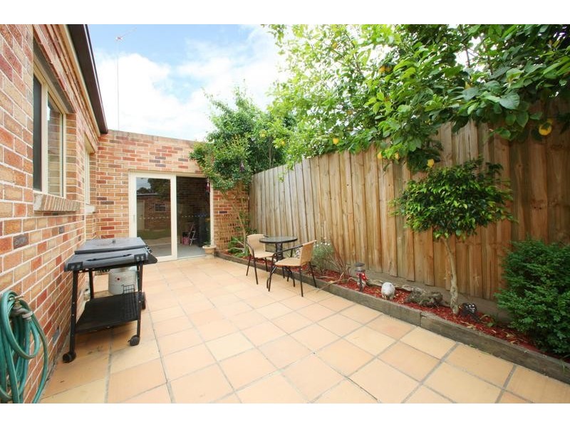 2/16 David Street, Knoxfield VIC 3180