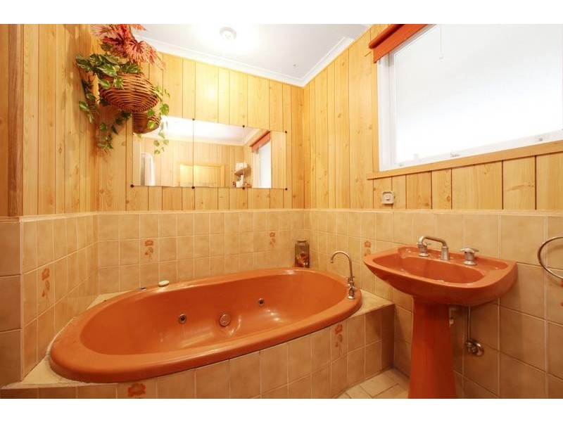 33 Christie Street, Knoxfield VIC 3180