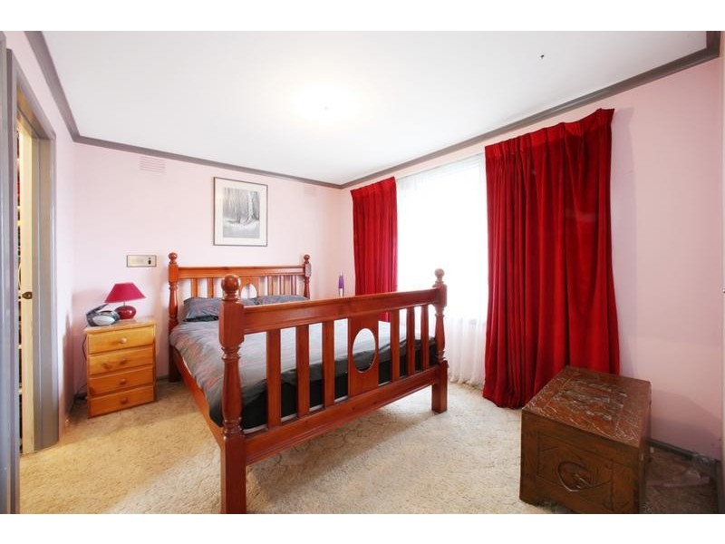 33 Christie Street, Knoxfield VIC 3180