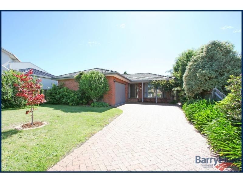 13 Richard Court, Rowville VIC 3178