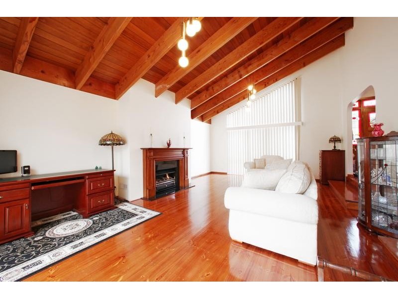 45 Severn Crescent, Rowville VIC 3178