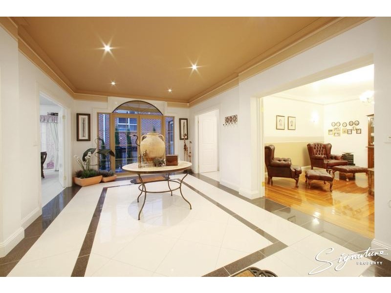 5 Reservoir Crescent, Rowville VIC 3178