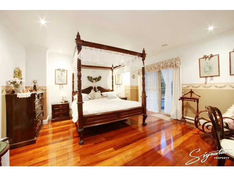 5 Reservoir Crescent, Rowville VIC 3178