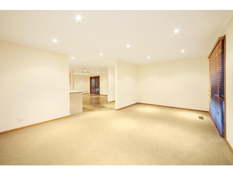 15 Melaleuca Court, Rowville VIC 3178