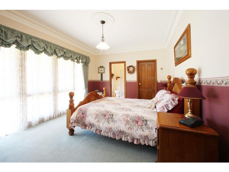 34 Windsor Drive, Lysterfield VIC 3156