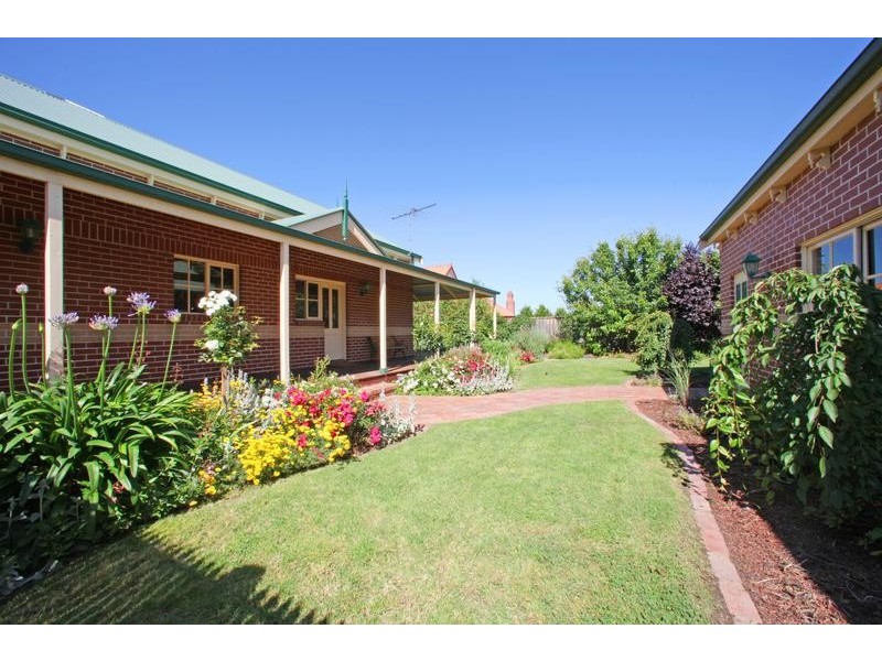 34 Windsor Drive, Lysterfield VIC 3156
