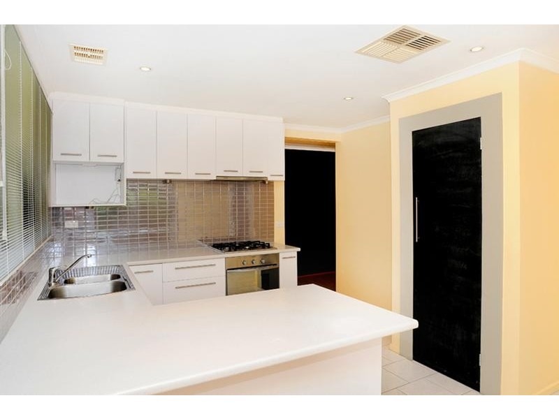 4 Hollyview Court, Rowville VIC 3178