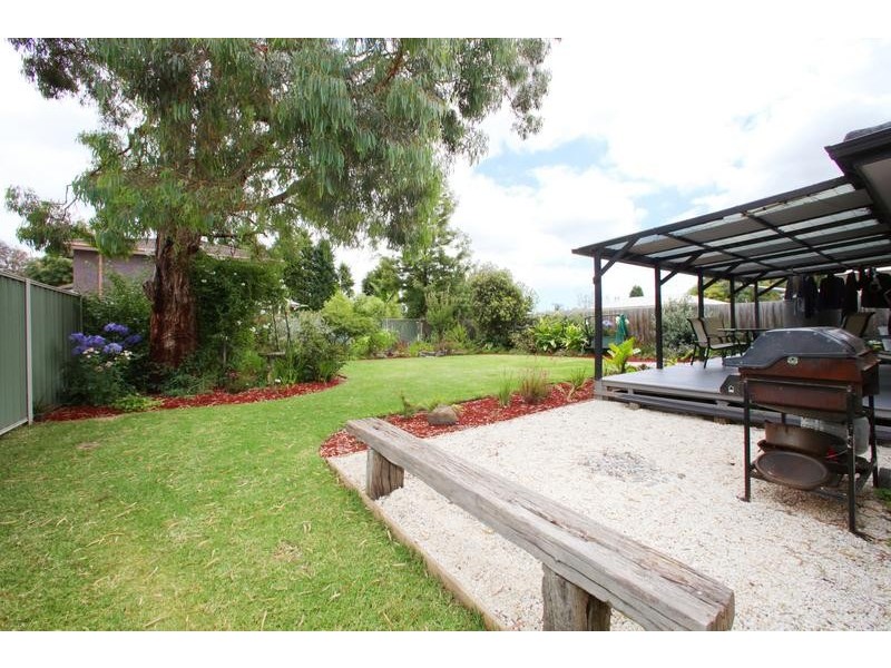 3 Bridgewater Way, Rowville VIC 3178