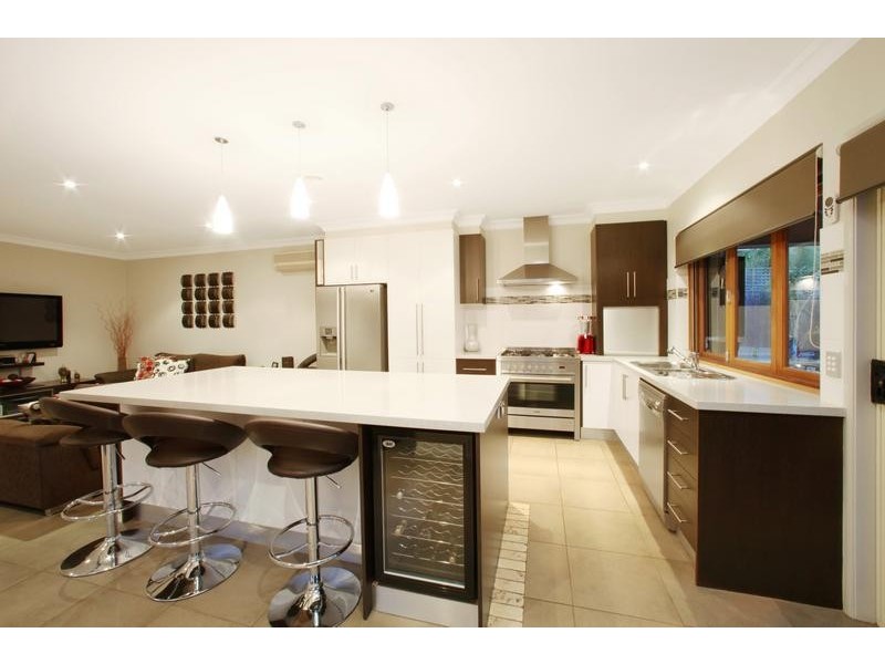 16 Tara Close, Rowville VIC 3178