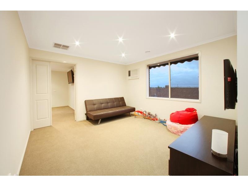 16 Tara Close, Rowville VIC 3178