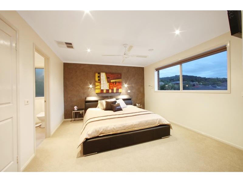 16 Tara Close, Rowville VIC 3178