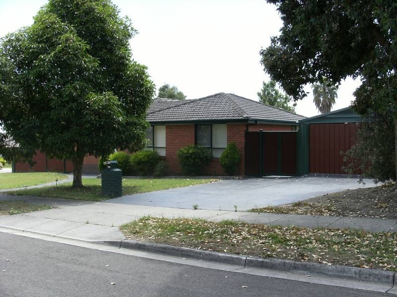 18 Fourth Ave, Rowville VIC 3178