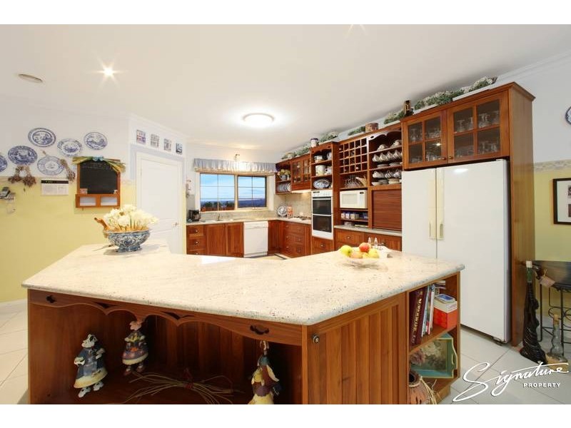 5 Reservoir Crescent, Rowville VIC 3178