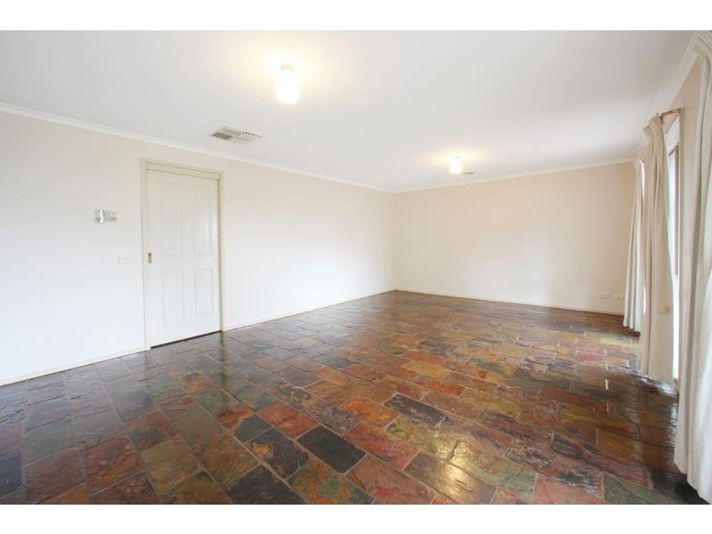 7 Kimberley Drive, Ferntree Gully VIC 3156