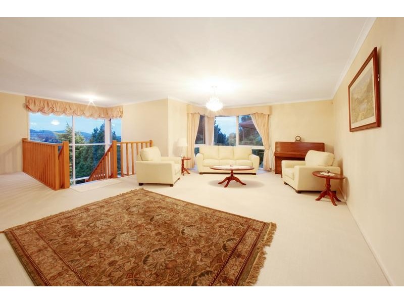 16 Leon Court, Ferntree Gully VIC 3156