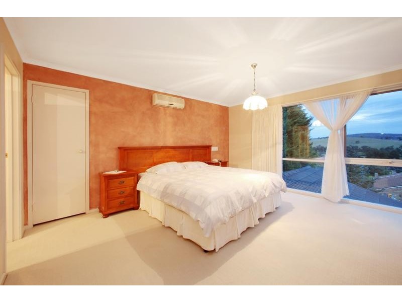 16 Leon Court, Ferntree Gully VIC 3156