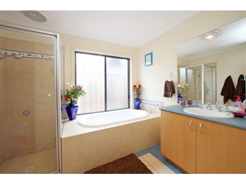 50 Kilcunda Drive, Rowville VIC 3178